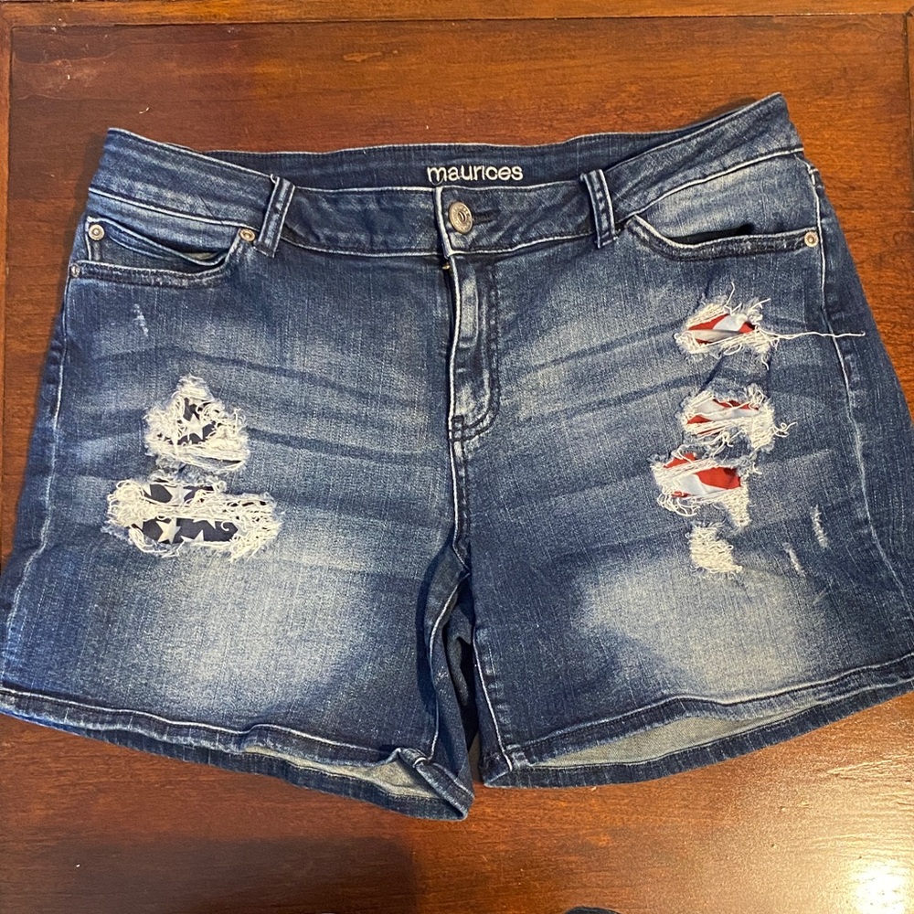 Maurices Women's Ripped Blue Jean Shorts Size 15/16 🇺🇸